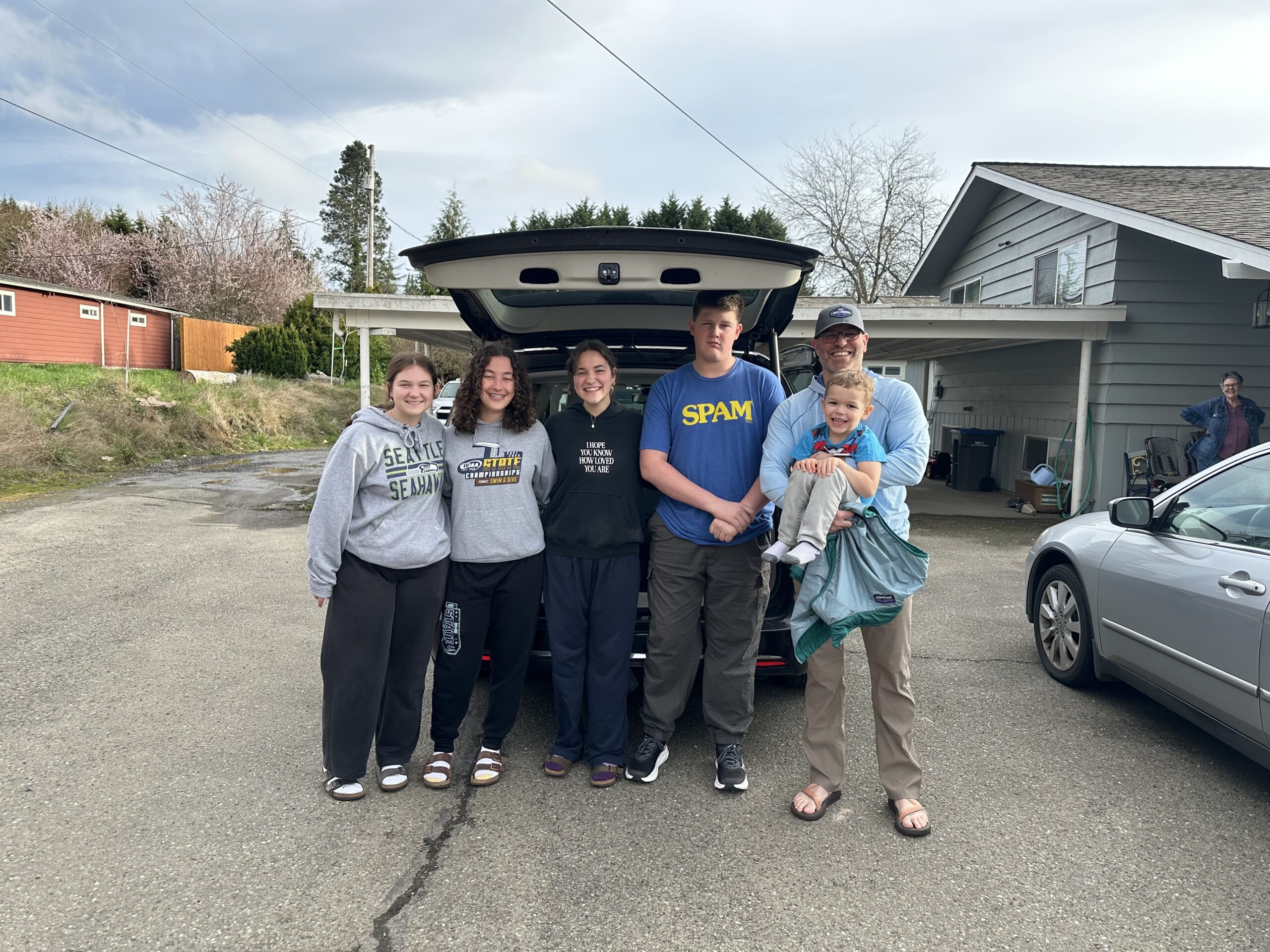 IMG_3532 Here is one carpool load packed up and ready to go. Don't they all look bright-eyed and excited?! *Note: the cute mini-missionary is not going along. He's just dreaming of the day when he'll get the chance to serve with the team.